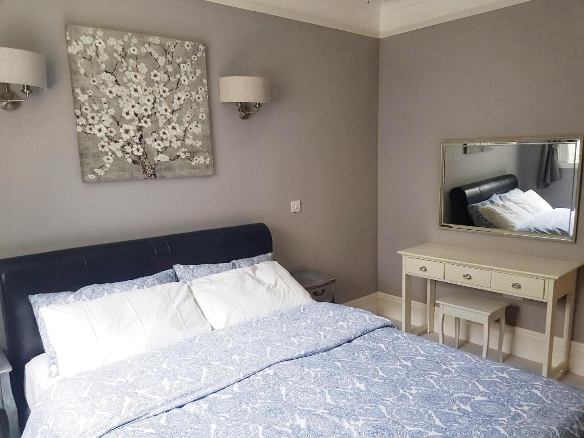 Elegantly Restored Suite In Historic Limerick Bagian luar foto